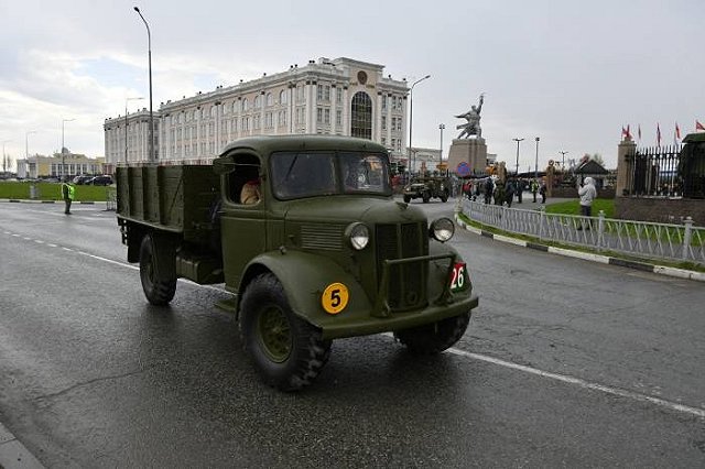 На Параде Победы в Верхней Пышме прошла американская техника