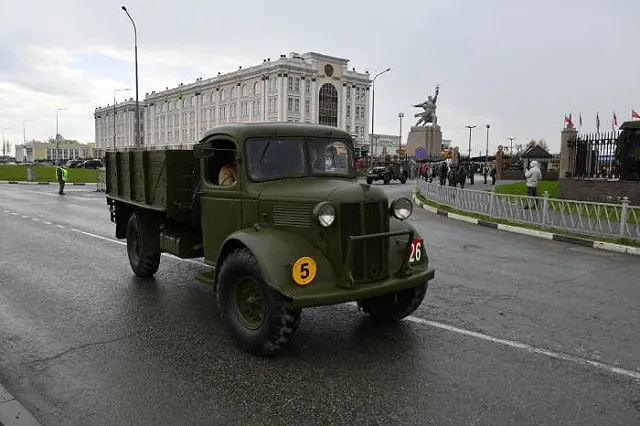 На Параде Победы в Верхней Пышме прошла американская техника