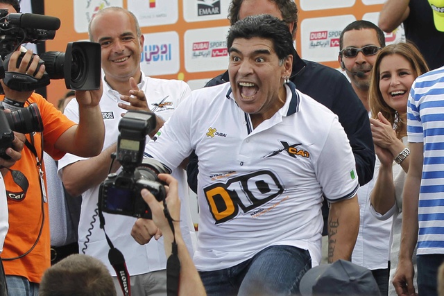 Марадона из ревности напал на журналиста