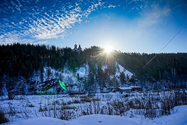 Жители Челябинска вновь наблюдали над городом три солнца