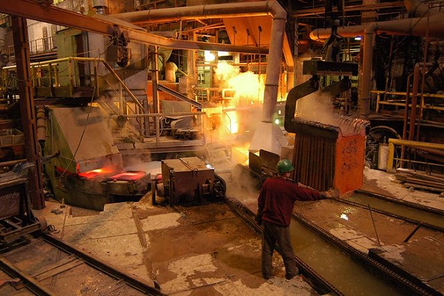 На заводе УГМК серьезно пострадал рабочий