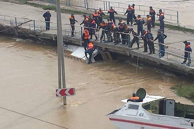 Глава МЧС по Приморью погиб при спасении людей из реки