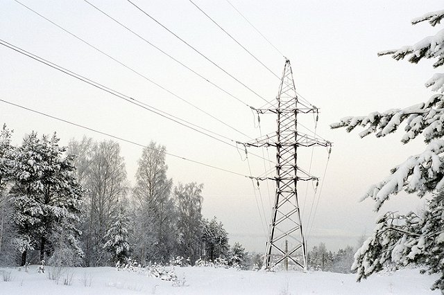 Около 700 человек остаются без электричества из-за повреждения на ЛЭП на Урале