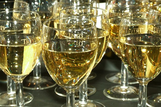 Россиянка предложила себя к новогоднему столу за айфон