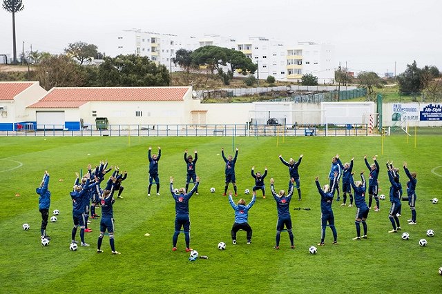 Участники ЧМ-2018 попросили отгородить их от петербуржцев 6-метровым забором