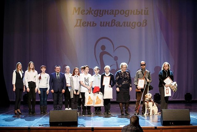 Прокуратура проверит инцидент с кондуктором и инвалидом с собакой-поводырем