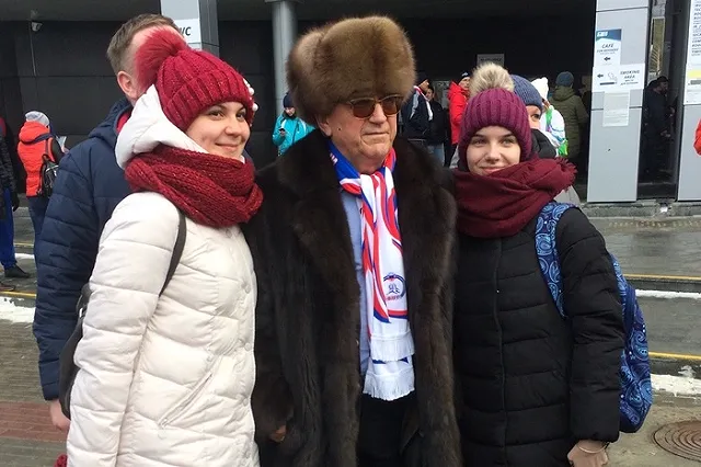 Тихонов предложил Шипулину шахтерскую лопату вместо кресла депутата