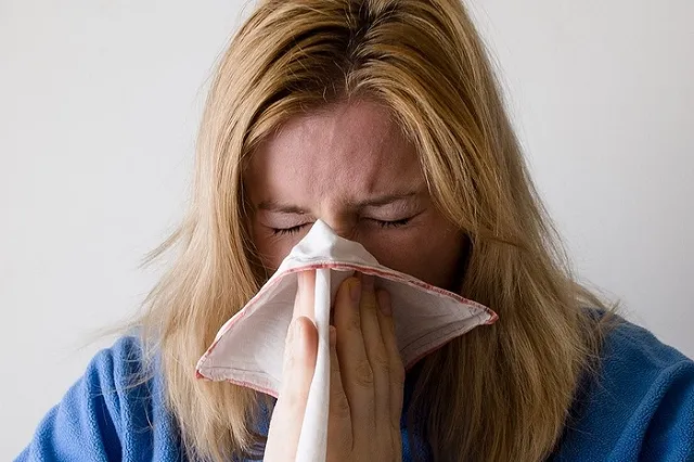 Названы симптомы начала тяжелой формы коронавируса