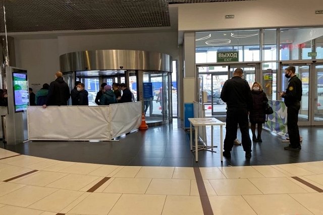 Торговые центры Кургана опустели в первый день введения QR-кодов