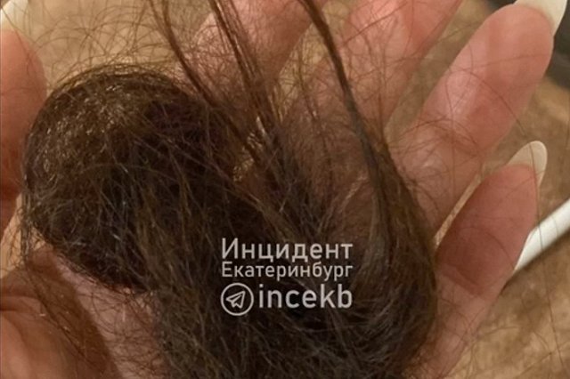 На Юго-Западе в магазине девушка выдрала клок волос у продавщицы в попытке украсть колготки