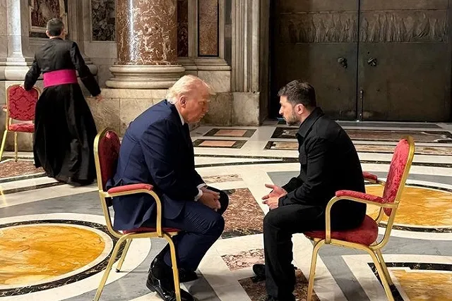 Появились фотографии «встречи» Зеленского и Трампа на похоронах Папы Римского