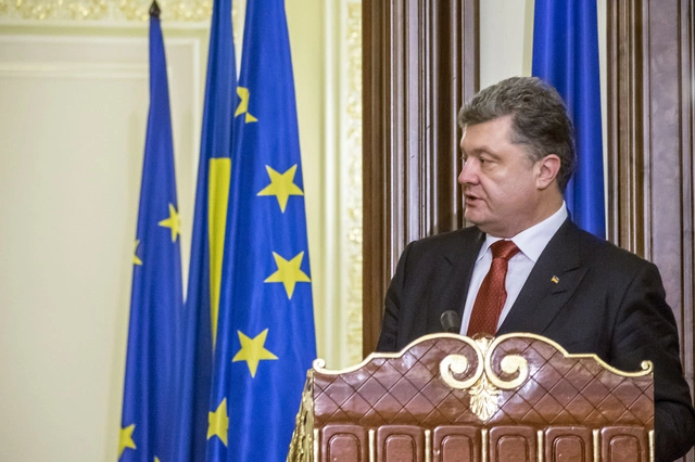 Порошенко примет участие в демонстрации против терроризма в Париже