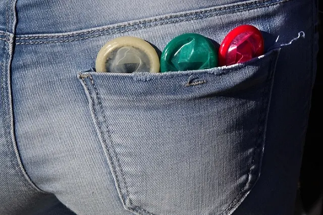 СМИ: В аптеках России пропали презервативы известной марки