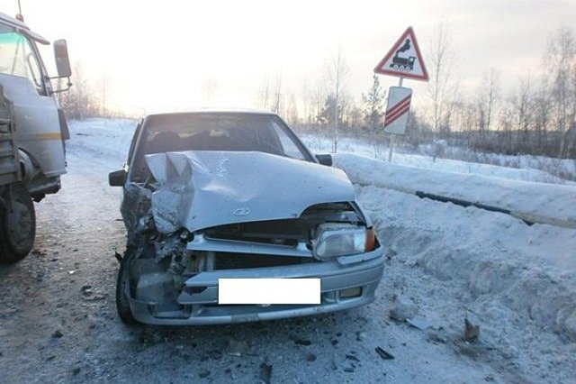 Дети 2 и 12 лет пострадали в ДТП по вине матери под Ревдой