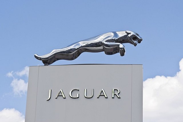 У алиментщика с Урала забрали «Ягуар» за долг в 115 000 рублей