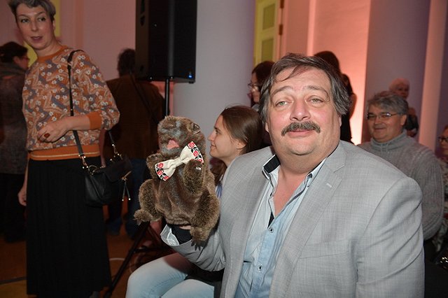 Дмитрий Быков назвал причиной своего нездоровья отравление