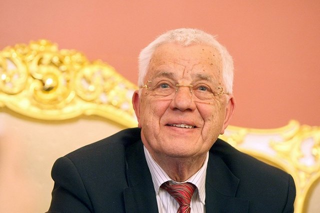 Раймонд Паулс объяснил негативное отношение западных стран к России