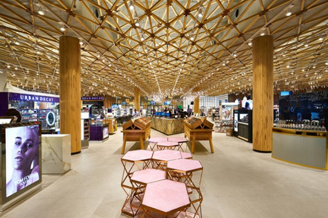 Екатеринбуржцы заказали подарки на 8 Марта в известной сети, но остались ни с чем