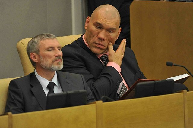 Депутат отказался от Mercedes после предложения маркировать «нацистские» бренды