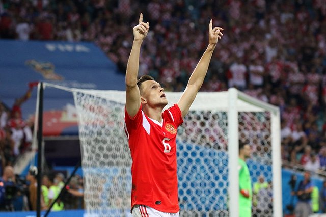 СМИ анонсировали переход футболиста сборной России в «Барселону»