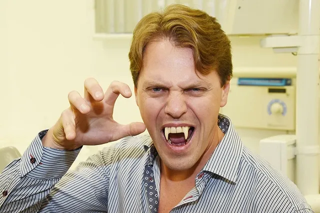 В Екатеринбурге разозленный пассажир покусал водителя троллейбуса