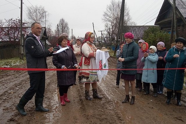 Екатеринбургский блогер осудил тех, кто осудил дорогу, сделанную из глины