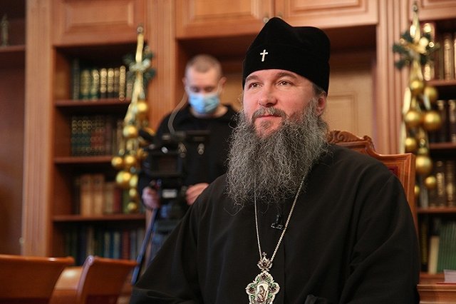 Митрополит Екатеринбургский и Верхотурский впервые за 20 лет лично окунулся в прорубь на Крещение