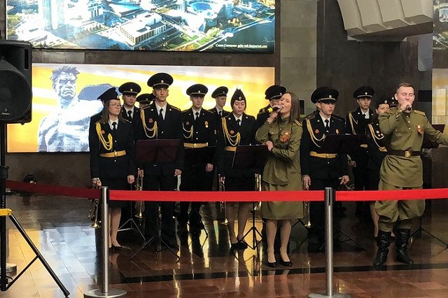 На станции метро «Площадь 1905 года» прошел концерт