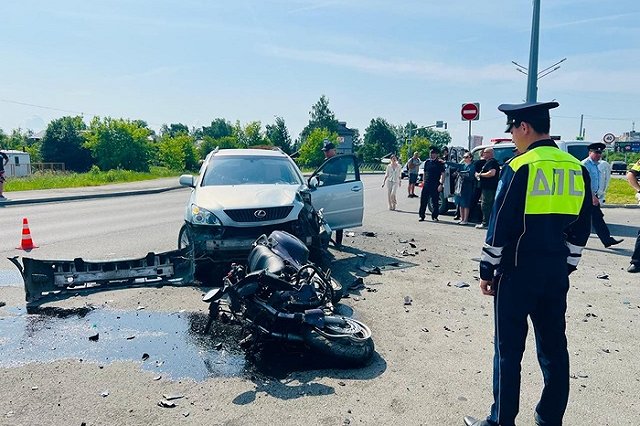 В Нижнем Тагиле в ДТП с Lexus насмерть разбился мотоциклист