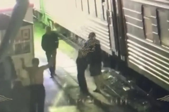 Уралец с ножом захватил заложницу в поезде Краснодар — Москва