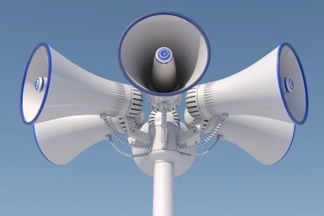 «Жить становится невозможно»: на Уралмаше жильцов высотки восемь раз будила пожарная тревога