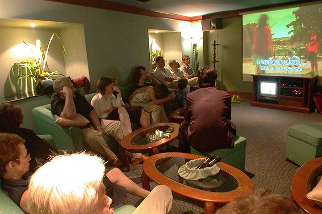 В екатеринбургском караоке-баре запретили Макаревича и Арбенину