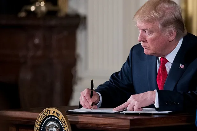 Трамп объявил режим ЧП в США из-за распространения наркотиков