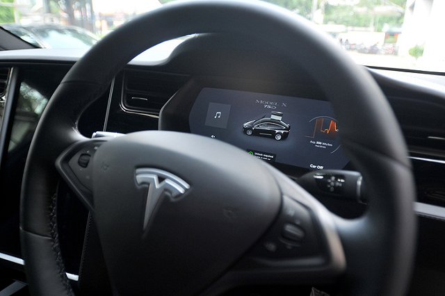 Владелец «Гринвича» рассказал о секретной заправке для Tesla в торговом центре