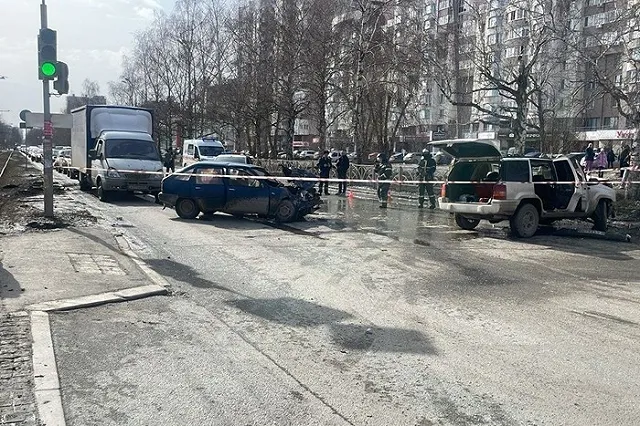 На Блюхера образовалась пробка из-за аварии