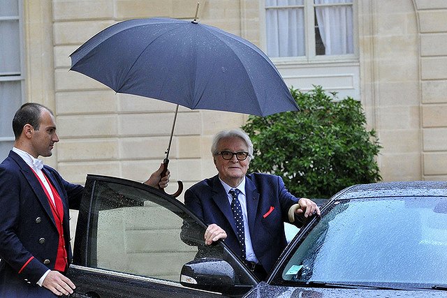 Бывший глава МИД Франции назвал глупостью задержку поставки «Мистралей»