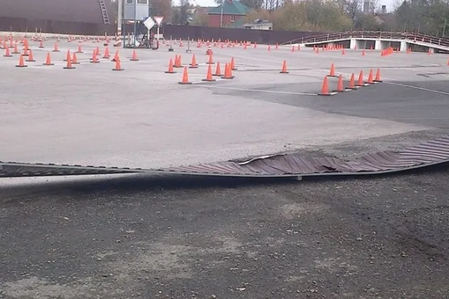 Курсантам, которым не удалось сдать на права из-за пандемии, придётся сдавать все экзамены заново