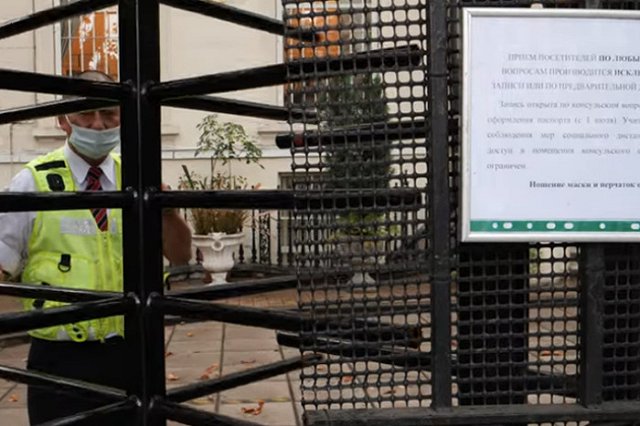 Google удалил YouTube-канал посольства РФ в Британии