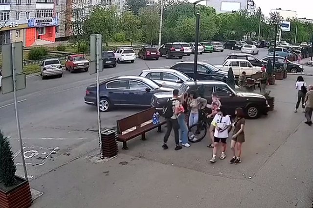 В ЗАТО Лесной водитель-пенсионер впечатал в стену женщину-пешехода