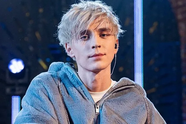 Блогера Влада Бумагу разыскивают приставы