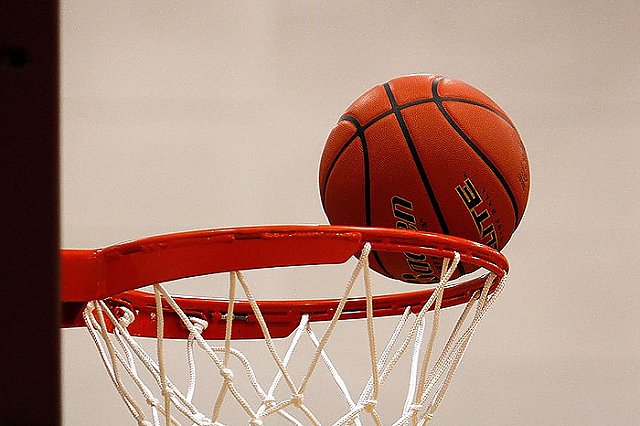 В Екатеринбурге сегодня пройдет первый матч нового турнира WINLINE BASKET CUP