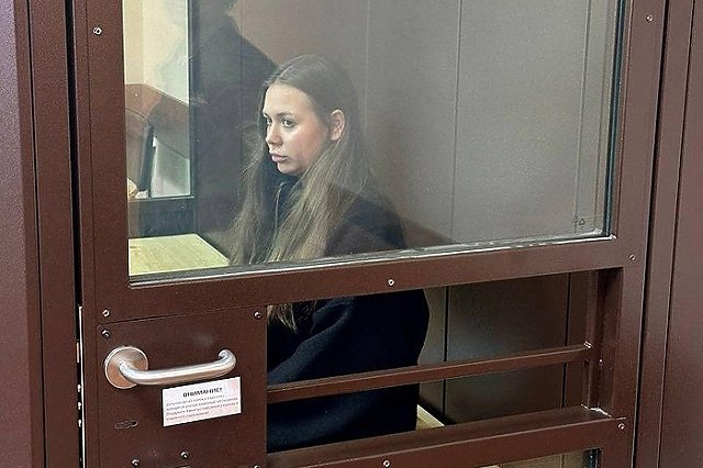 Суд приговорил стюардессу «Уральских авиалиний» к 7 годам за сообщения в сельском чате