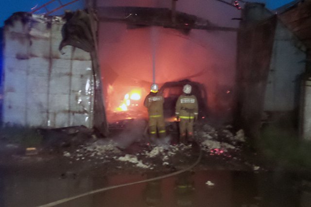 В Серове в ангаре сгорели двое сторожей