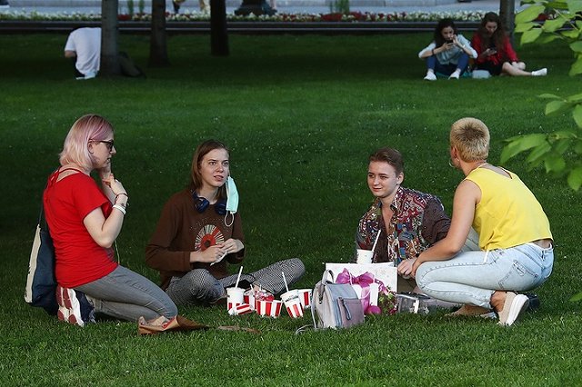 ВЦИОМ: подавляющее большинство россиян не хотят никуда уезжать из страны