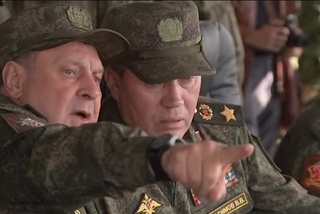 Арестович признал, что ВСУ пытались убить главу российского Генштаба