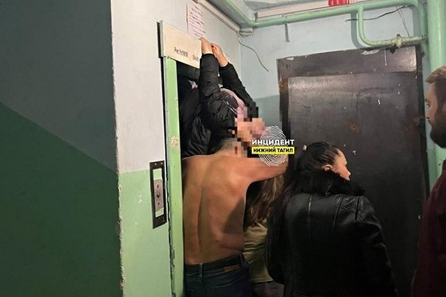 «Туловище болталось на 1-ом, а ноги уже на 2-ом»: в Нижнем Тагиле маму с младенцем «зажевало» в лифте