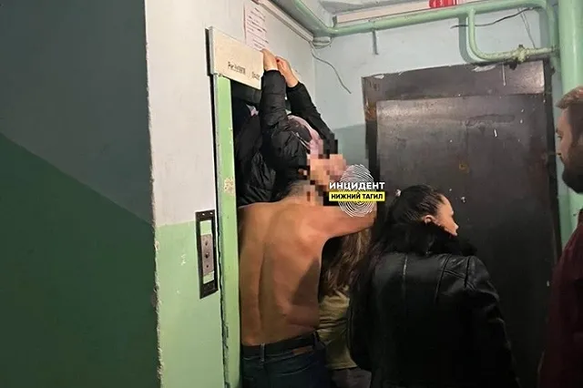 «Туловище болталось на 1-ом, а ноги уже на 2-ом»: в Нижнем Тагиле маму с младенцем «зажевало» в лифте