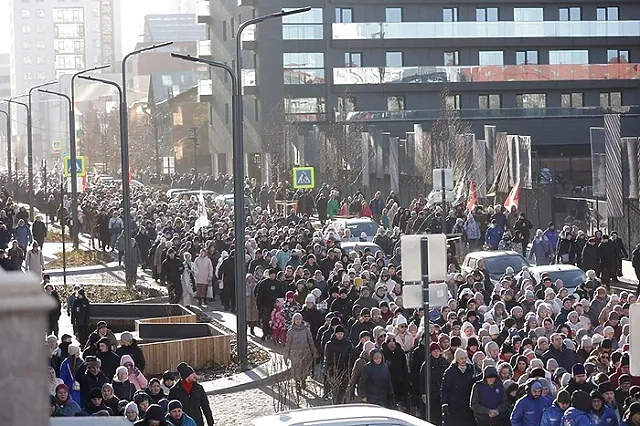 Свердловский вице-губернатор принял участие в крестном ходе в Екатеринбурге