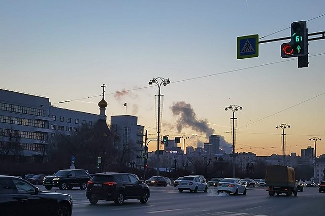 Зомбированная мошенниками екатеринбурженка клюкой отбивалась от полиции в банке