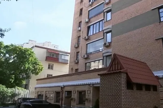 СМИ сообщили о продаже Полиной Лурье бывшей квартиры Ларисы Долиной